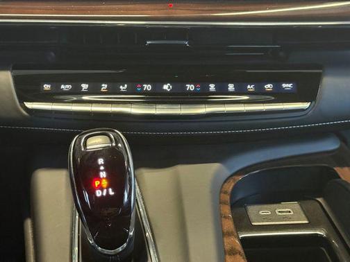 Crystal White Tricoat 2023 Cadillac Escalade Sport Platinum