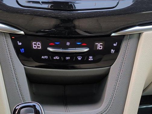 2022 Cadillac XT6 Premium Luxury FWD