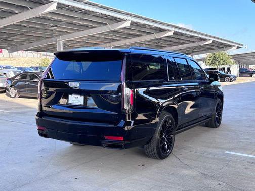 2024 Cadillac Escalade ESV Sport
