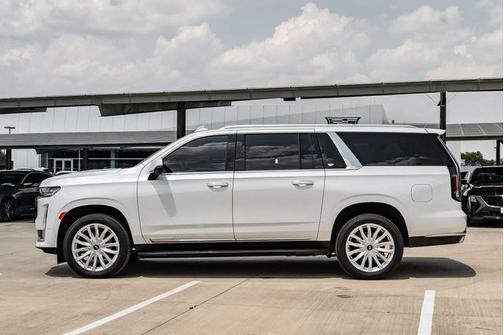 2024 Cadillac Escalade ESV Luxury