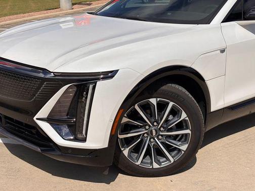 2024 Cadillac LYRIQ Sport