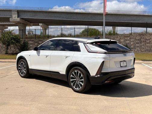 2024 Cadillac LYRIQ Sport