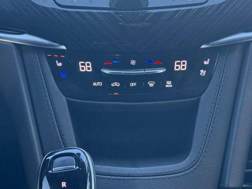 Stellar Black Metallic 2024 Cadillac XT6 Premium Luxury FWD