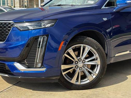 2023 Cadillac XT6 Premium Luxury FWD