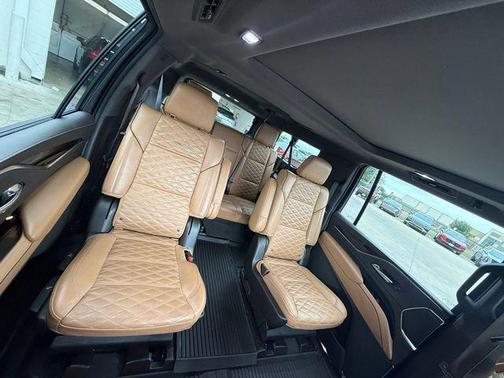 Crystal White Tricoat 2021 Cadillac Escalade ESV Sport