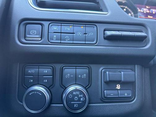 2021 GMC Yukon 4WD AT4