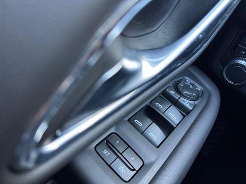 2021 GMC Yukon 4WD AT4