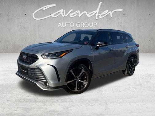 Celestial Silver Metallic 2022 Toyota Highlander XSE