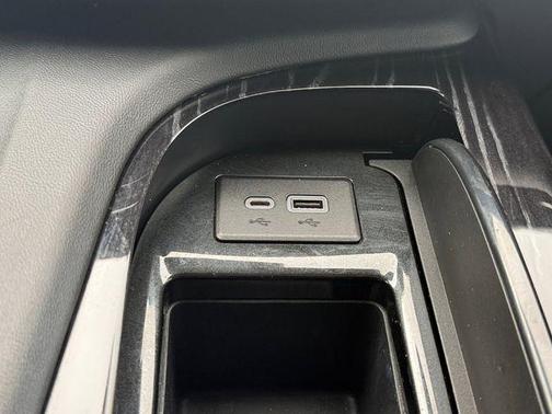 Crystal White Tricoat 2021 Cadillac Escalade ESV Sport