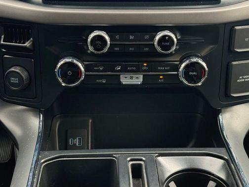 Oxford White 2024 Ford F-150 XLT
