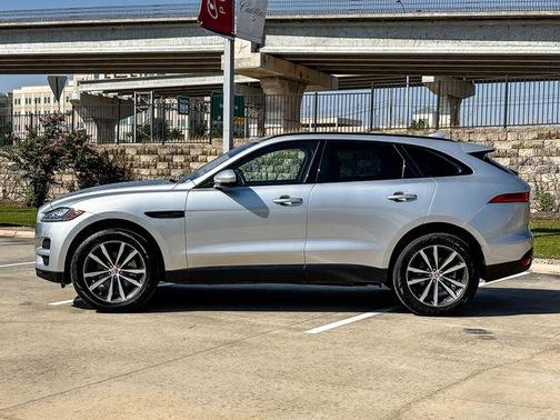 2017 Jaguar F-PACE 35t Prestige