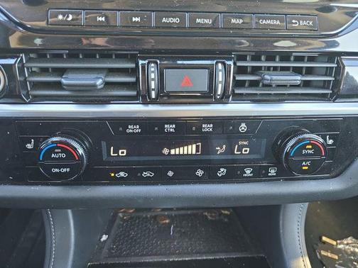 Pearl White Tricoat 2024 Nissan Pathfinder SL 4WD