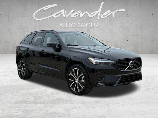 Onyx Black Metallic 2024 Volvo XC60 B5 Plus Dark Theme