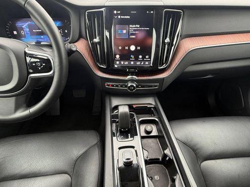 Onyx Black Metallic 2024 Volvo XC60 B5 Plus Dark Theme