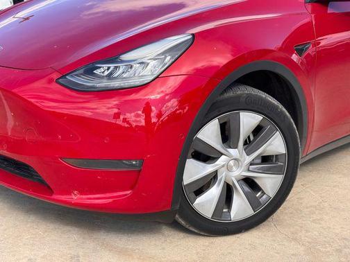 2022 Tesla Model Y Long Range Dual Motor All-Wheel Drive