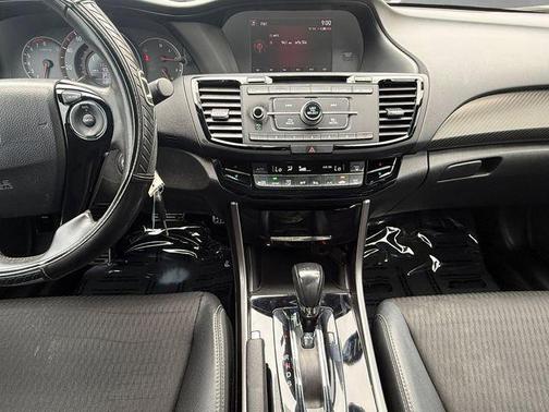 Lunar Silver Metallic 2017 Honda Accord Sport