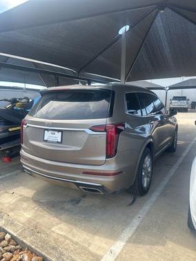 2023 Cadillac XT6 Luxury FWD