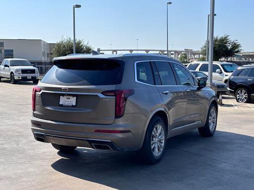 2023 Cadillac XT6 Luxury FWD