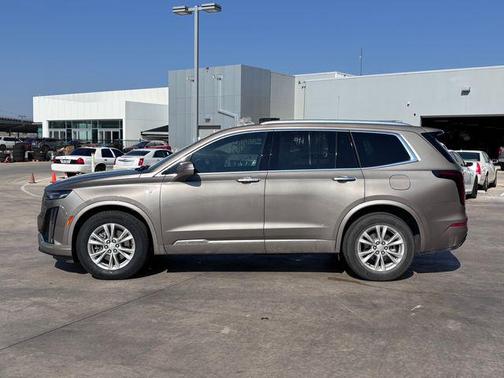 2023 Cadillac XT6 Luxury FWD