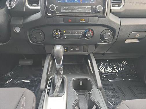 Deep Blue Pearl 2022 Nissan Frontier SV