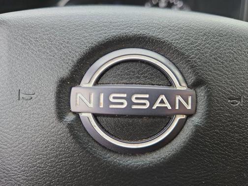 Deep Blue Pearl 2022 Nissan Frontier SV