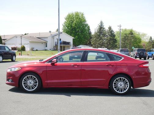 Red 2015 Ford Fusion SE
