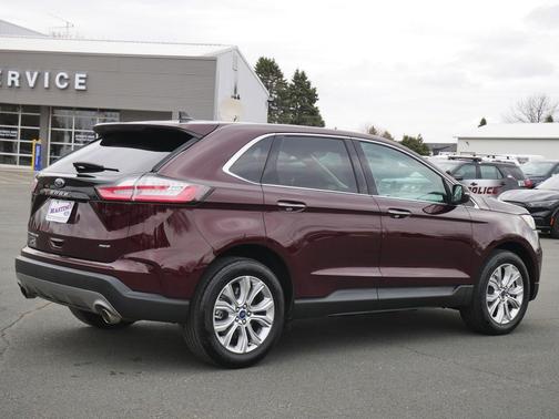 Red 2022 Ford Edge Titanium