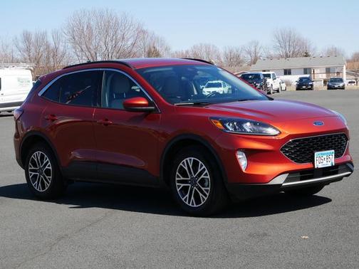 Photo 4 of 14 of 2020 Ford Escape SEL