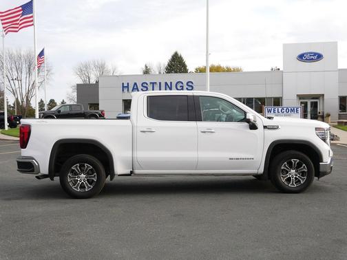 2025 GMC Sierra 1500 SLT