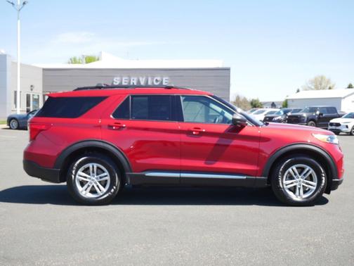 Red 2022 Ford Explorer XLT