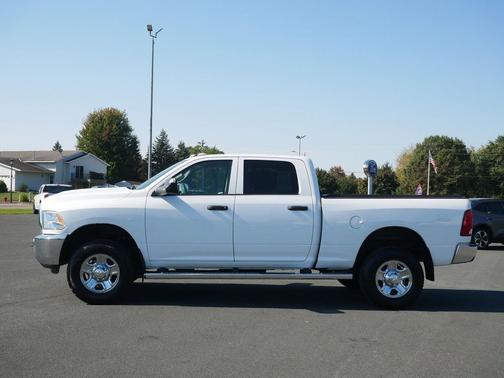 2018 RAM 2500 Tradesman Crew Cab 4x4 6'4' Box