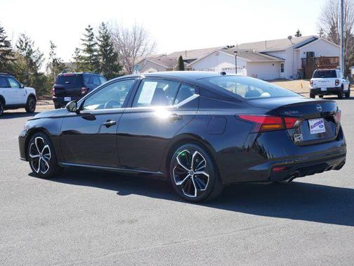 2023 Nissan Altima SR FWD