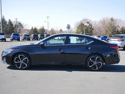 2023 Nissan Altima SR FWD