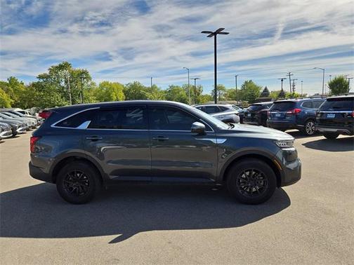 2022 Kia Sorento LX