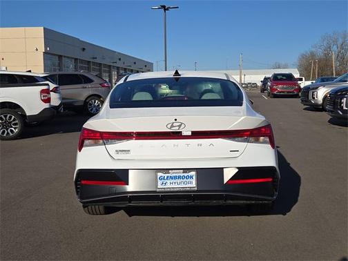 2025 Hyundai ELANTRA Limited