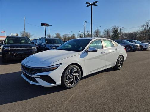 2025 Hyundai ELANTRA Limited