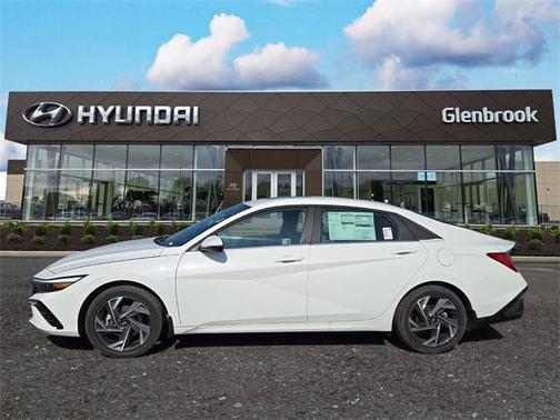 2025 Hyundai ELANTRA Limited
