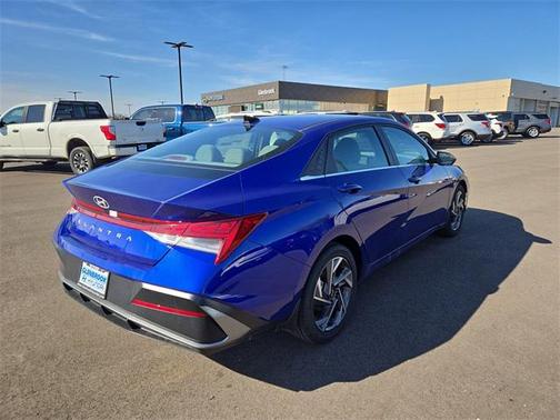 2025 Hyundai ELANTRA SEL