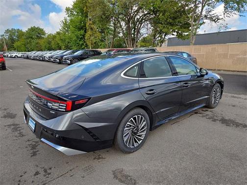 2025 Hyundai SONATA Hybrid Limited