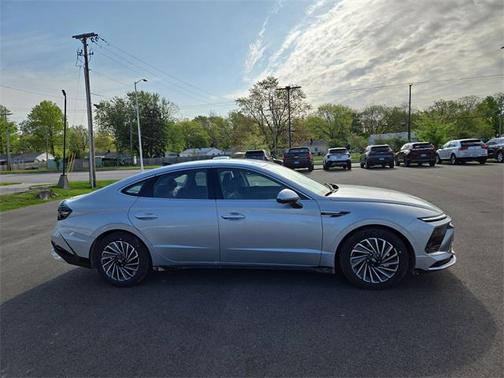 2025 Hyundai SONATA Hybrid Limited