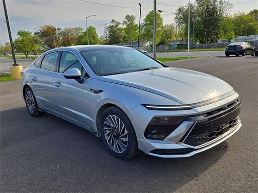 2025 Hyundai SONATA Hybrid Limited