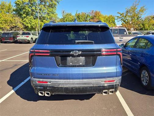 2025 Chevrolet Traverse LT