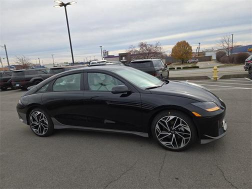 2025 Hyundai IONIQ 6 SEL