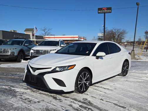 2018 Toyota Camry SE