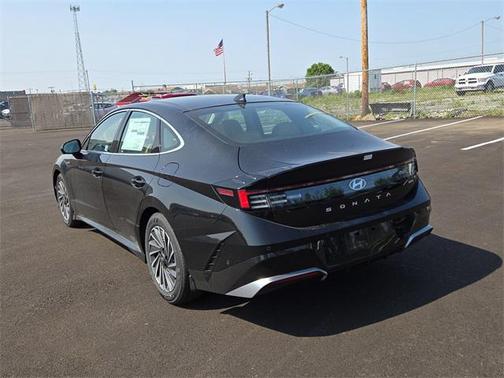 2025 Hyundai SONATA Hybrid Limited