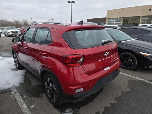 2022 Hyundai VENUE SEL
