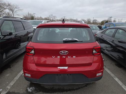 2022 Hyundai VENUE SEL