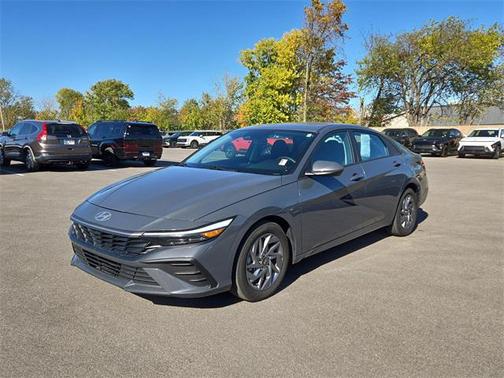 2024 Hyundai ELANTRA SEL