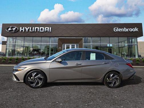 2024 Hyundai ELANTRA Limited