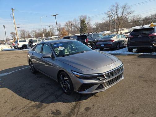 2024 Hyundai ELANTRA Limited
